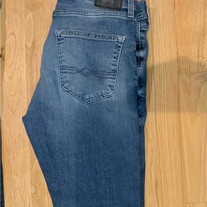 Levi’s Denizen 208 Regular Taper 32X30